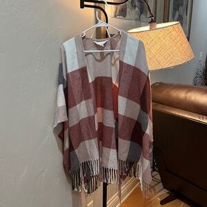 LC Lauren Conrad Plaid Fringe Poncho OS     A0027
